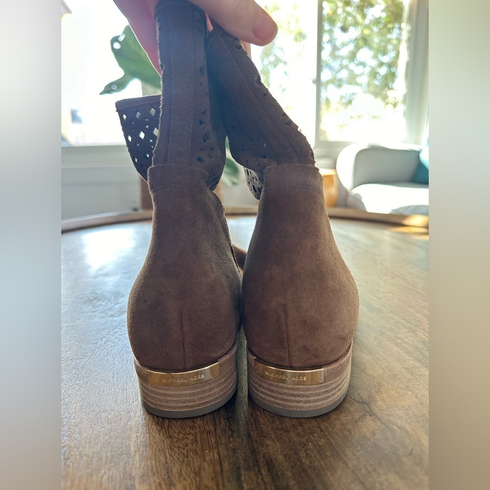 Michael Kors Womens Sunny Laser Cut Ankle Boots Almond Toe Suede Brown Size 6M - Picture 3 of 9